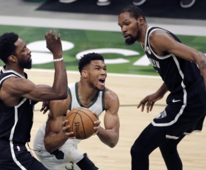  米德尔顿关键三分雄鹿险胜篮网保住东部第二