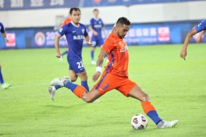  勒沃库森锋线重组租借引进意甲金靴雷特吉  