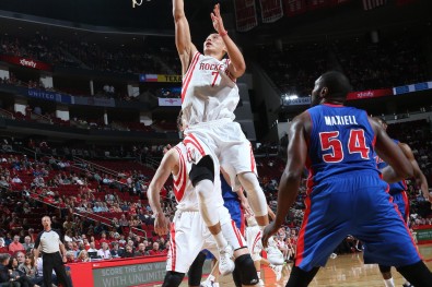  班凯罗持续高光魔术主场击败活塞结束连败