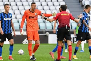  尤文图斯争议判罚受益保住联赛领头羊位置  