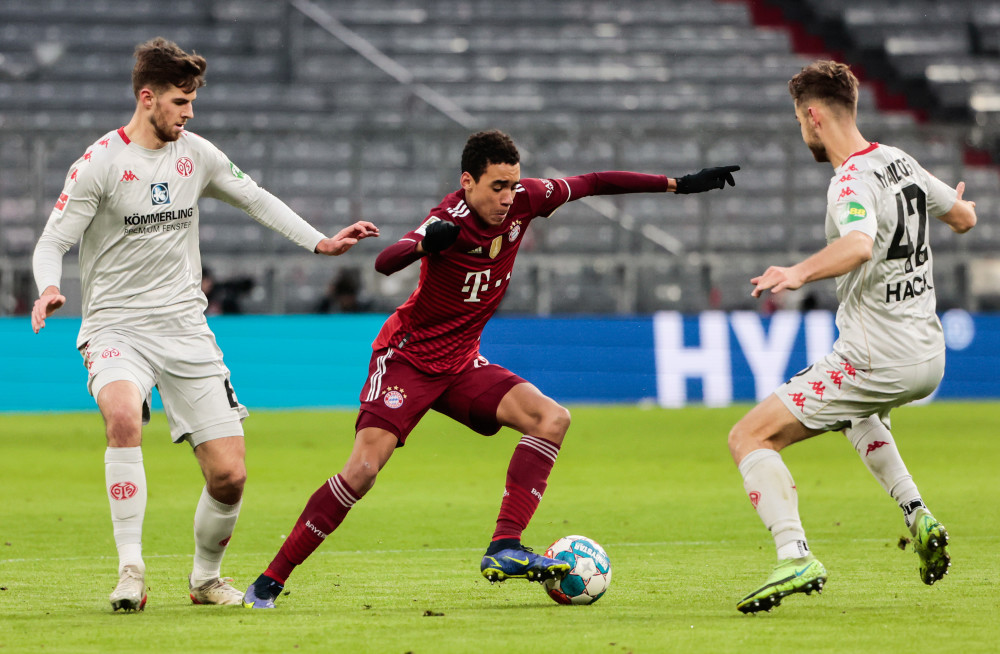  拜仁慕尼黑主场逆转取胜，积分榜领跑优势扩大  