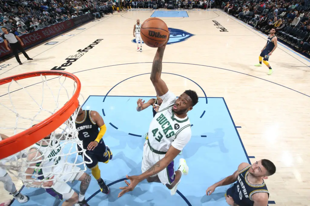  雷恩青年军异军突起冲击欧战区席位